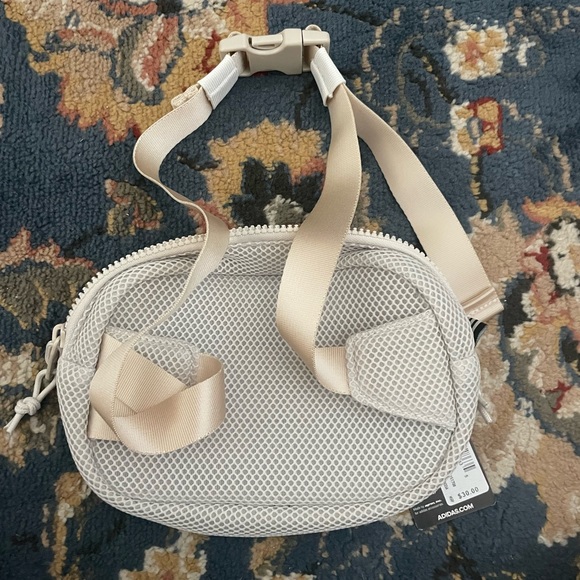 Adidas adjustable Fanny pack, brand new never worn. - Picture 2 of 2